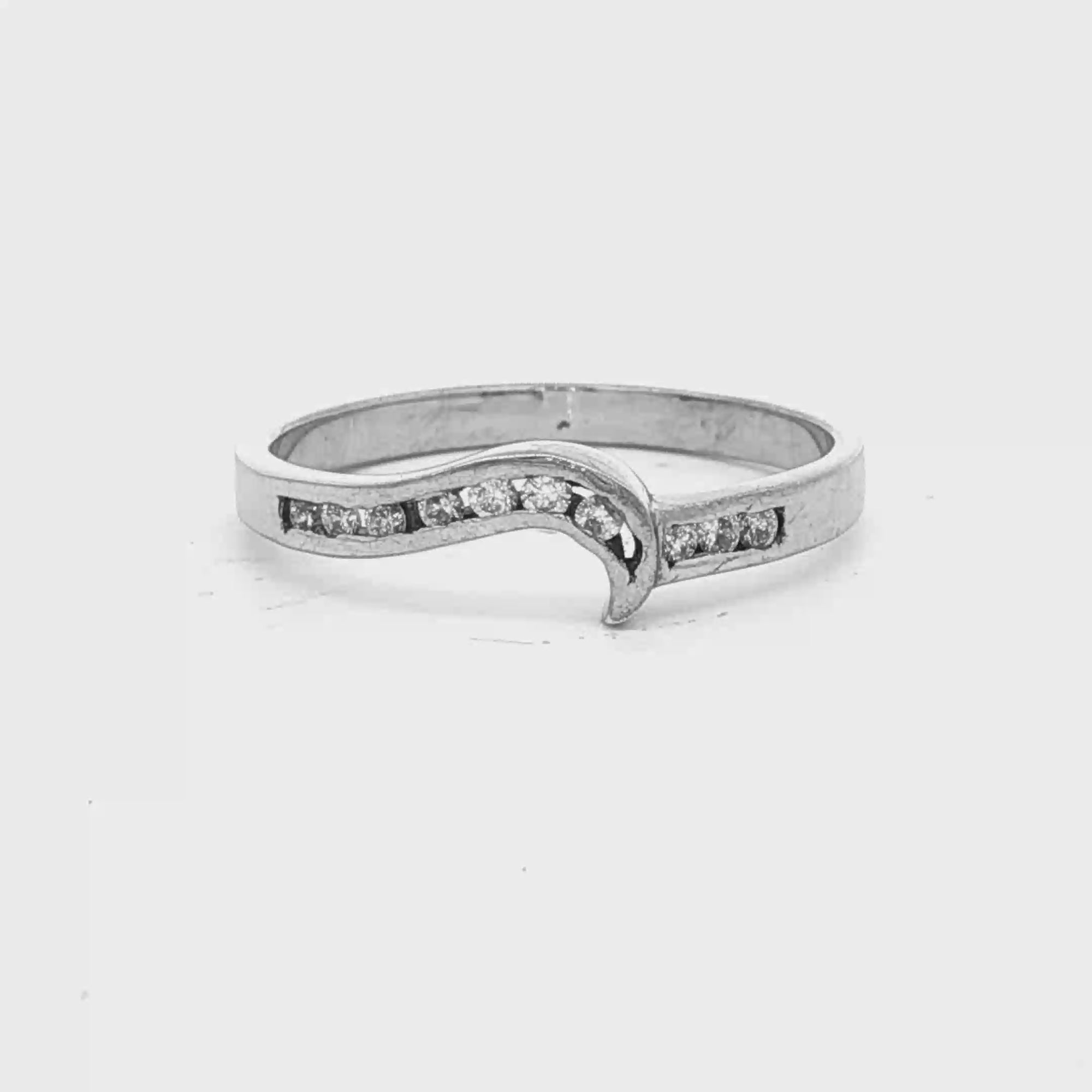 9CT W/G FITTED CHAINNEL SET Dia ETERNITY RING TDW=.11CT SZ M