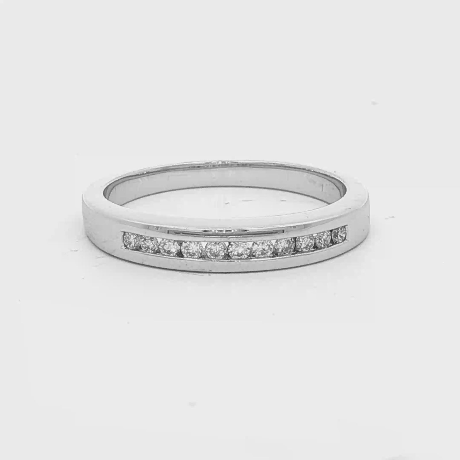 18CT W/G CHANNEL SET 11RBC TDW.15CT HI/SI SZ O