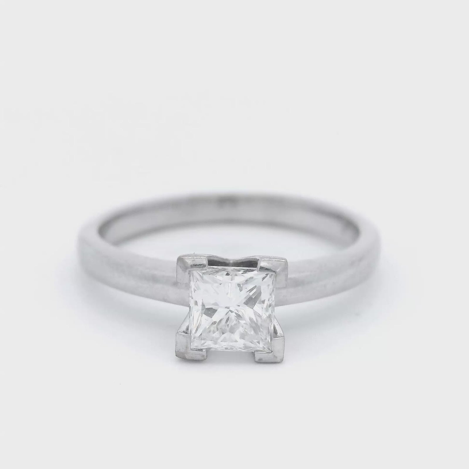 18ct White Gold Princess Cut Diamond Ring