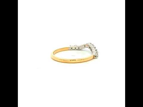 Natural Diamond Curve Claw Set Wedding Band in Yellow Gold