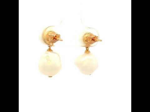 Maxine Stud Earrings in Yellow Gold